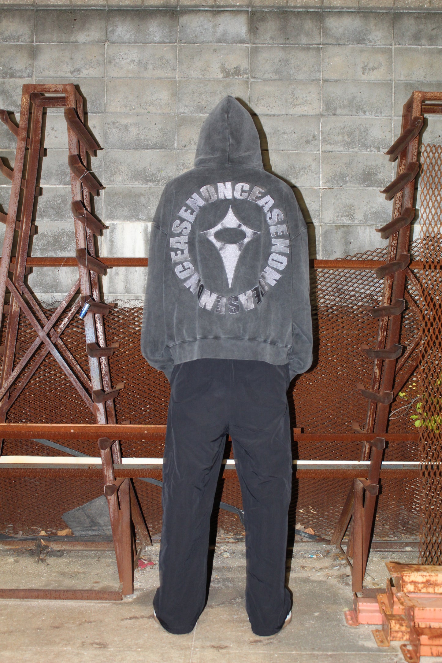 NONCEASE HOODIE